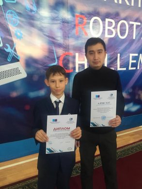 16 февраля 2019 года в г. Жезказган прошёл областной тур Чемпионата по робототехнике среди школьников «Kazakhstan Robotics Challenge -2019». В категории Lego Labyrinth (лабиринт) ученик 5 Б класса школы-лицея #17 г. Балхаш Головчанский Владислав занял 3 п