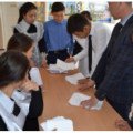 An election campaign for the school's president, which was the decisive stage in the 
