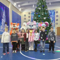Сегодня, 04.01.2023 в 10.00 часов ДШ собрал детей 4-ых классов нашей школы на новогодний праздник.