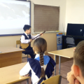 Ученик 5 класса Кульчуков Алим познакомил своих одноклассников с творчеством казахских народных музыкантов - кюйши Құрманғазы Сағырбайұлы и Даулеткерея.