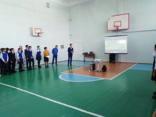 В школе прошло торжественное собрание, посвещенное 125-летнему юбилею С.Торайғырова, организованное учащимся 10а класса