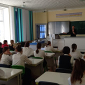 Встреча девочек 8-х классов с психологом молодежного центра здоровья «Fибрат» Ледовская Т.В.