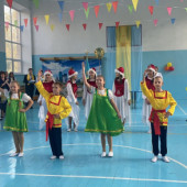 Торжественная линейка, посвященная Дню Республики Казахстан